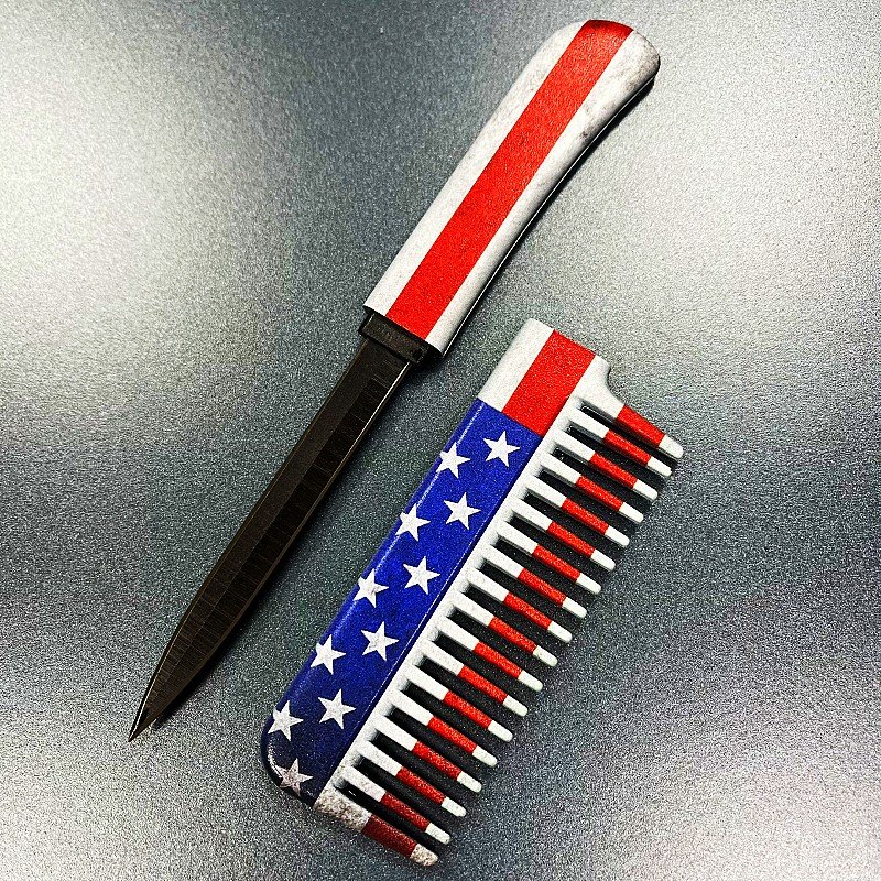 comb with knife